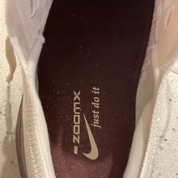 Nike ZoomX Cream and Maroon Running Shoes - Picture 6 of 7